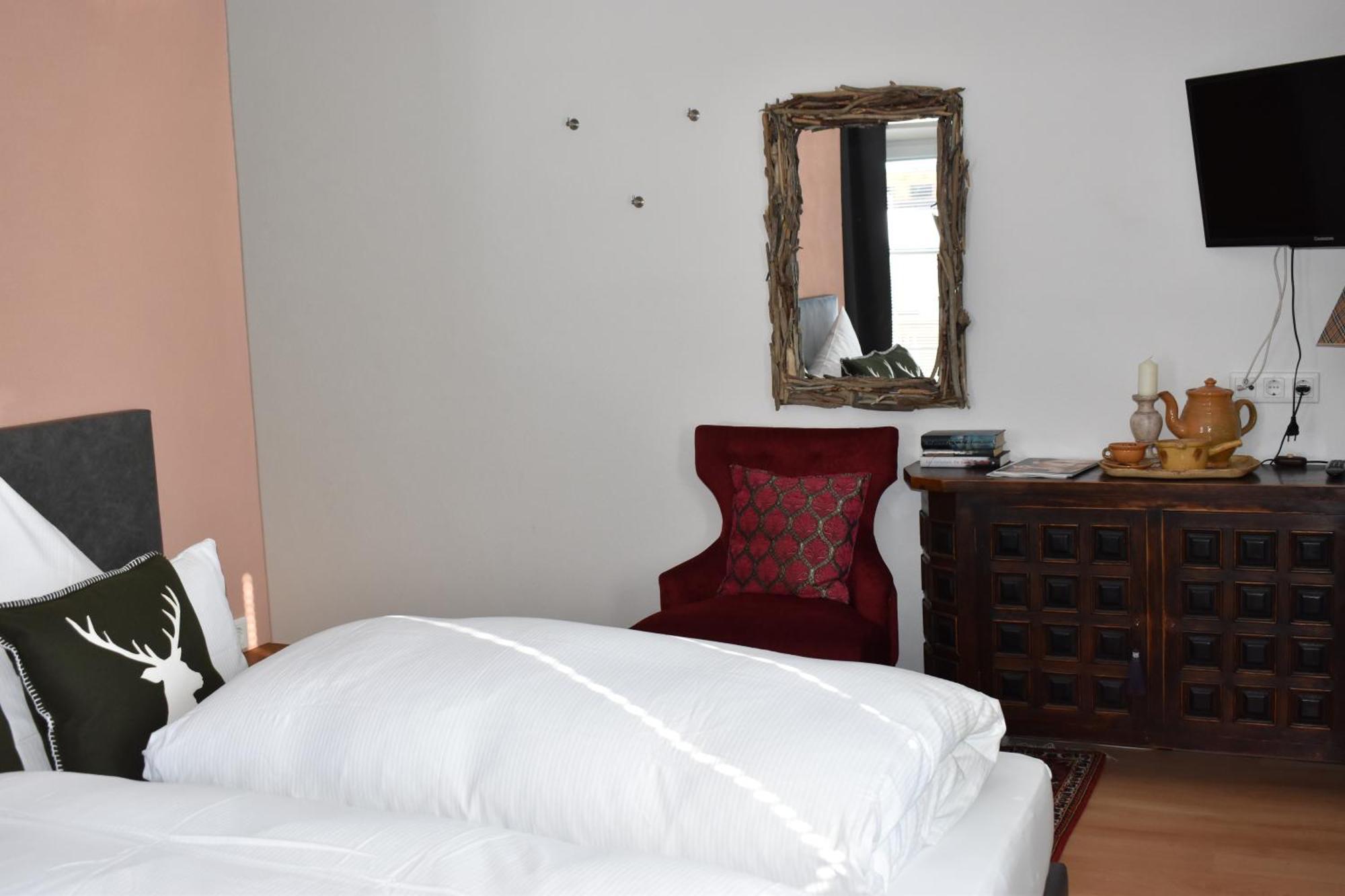Hirschstube Nauders Bed & Breakfast Exterior photo